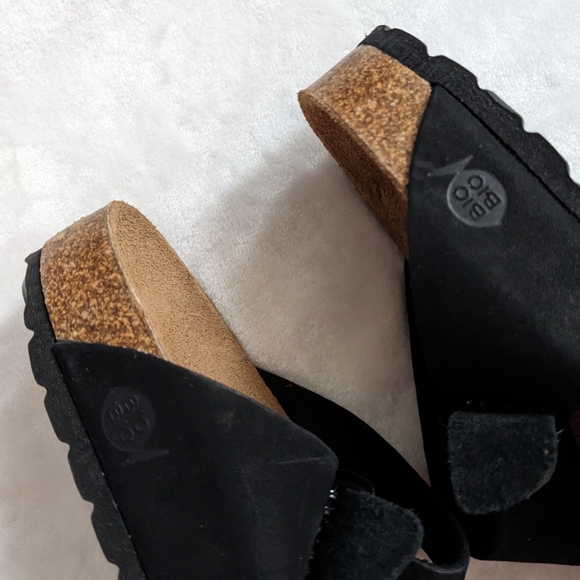 Bio Bio Black Genuine Leather Adjustable Buckle Thong Cork Bed Sandals - Picture 9 of 12